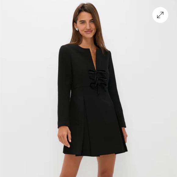 Tuckernuck Dresses & Skirts - Tuckernuck Blair Bow Coat Dress